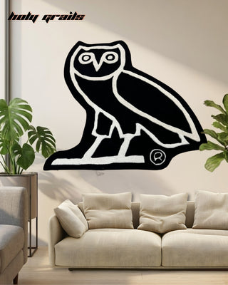 'Midnight Owl' Hand Tufted Rug On Wall
