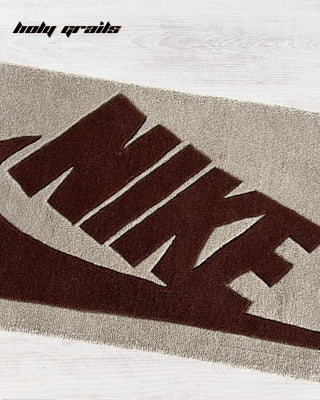 'Neutral Swoosh' Handtufted Rug Close Up